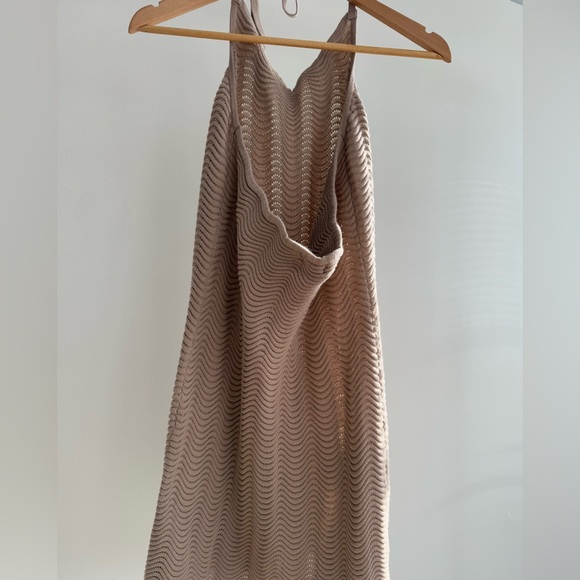 PrettyLittleThing Wave Knit Mini Dress - Picture 5 of 9